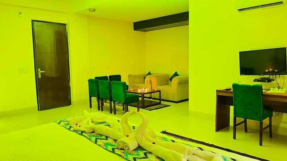 Hotel The Am Bliss คูร์เคาน์ ภายนอก รูปภาพ